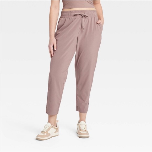 Plum Cropped Ankle Pants with Relaxed Fit - Picture 4 of 9